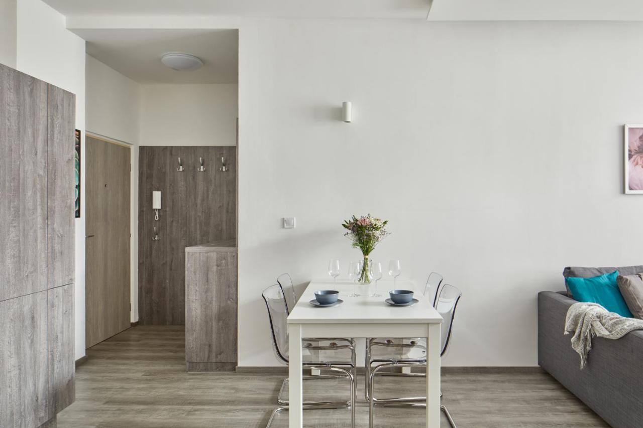 Minimalist Apartment On Wenceslas Square By Prague Days Ngoại thất bức ảnh